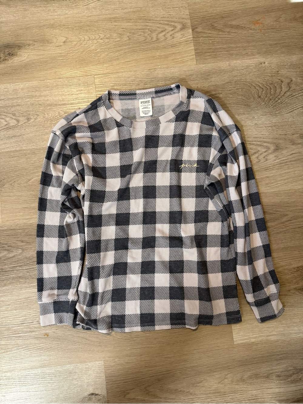 PINK Victoria's Secret Black and Cream Plaid Long-Sleeve Tee